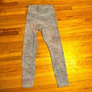 lululemon 7/8 wunder under patterned tights